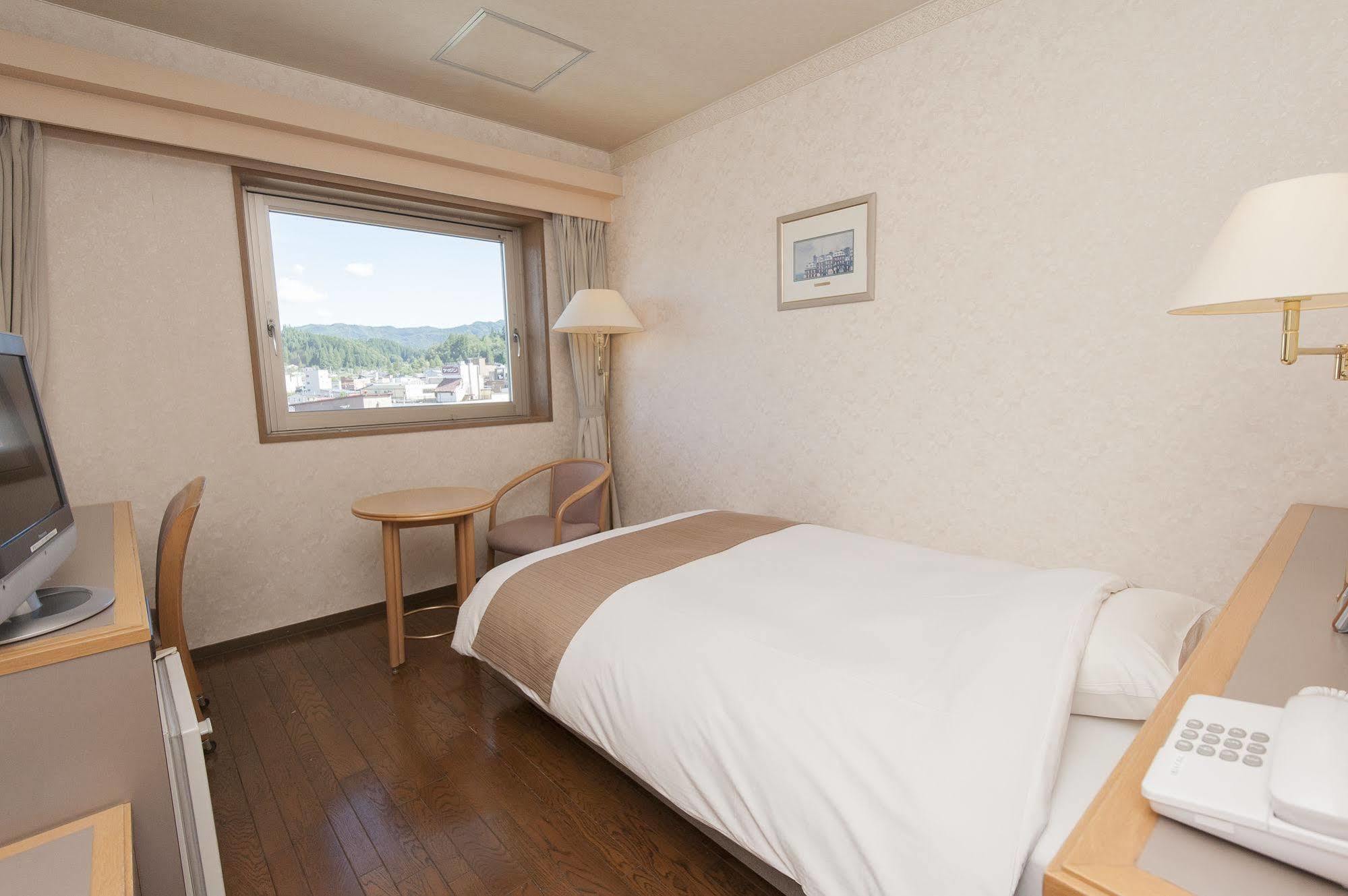 Takayama City Hotel Four Seasons מראה חיצוני תמונה